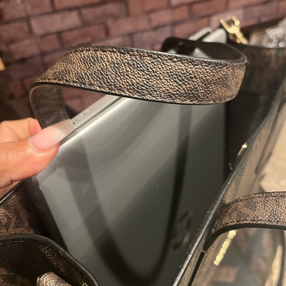 Michael Kors Tote with a bag charm- EUC-$75 - Picture 8 of 8